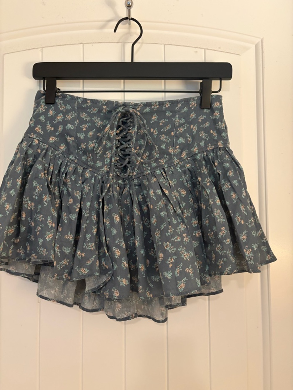 West of Melrose Lace-Up Floral Mini Skirt - Slate Blue